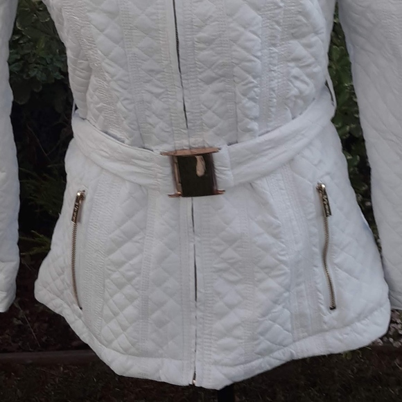 Quilted White Fur Trim Jacket Gold Hardware Large - Picture 3 of 8
